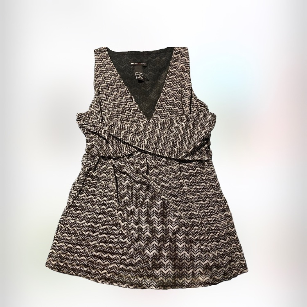 New York And Co Sleeveless Zig Zag Pattern Black White Stretch Top Size M. - Picture 1 of 7
